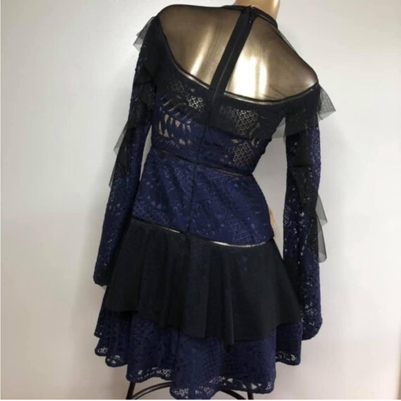 Lucia’s Sarto ♍️ dress navy blue lace black ruffle medium - Picture 4 of 16